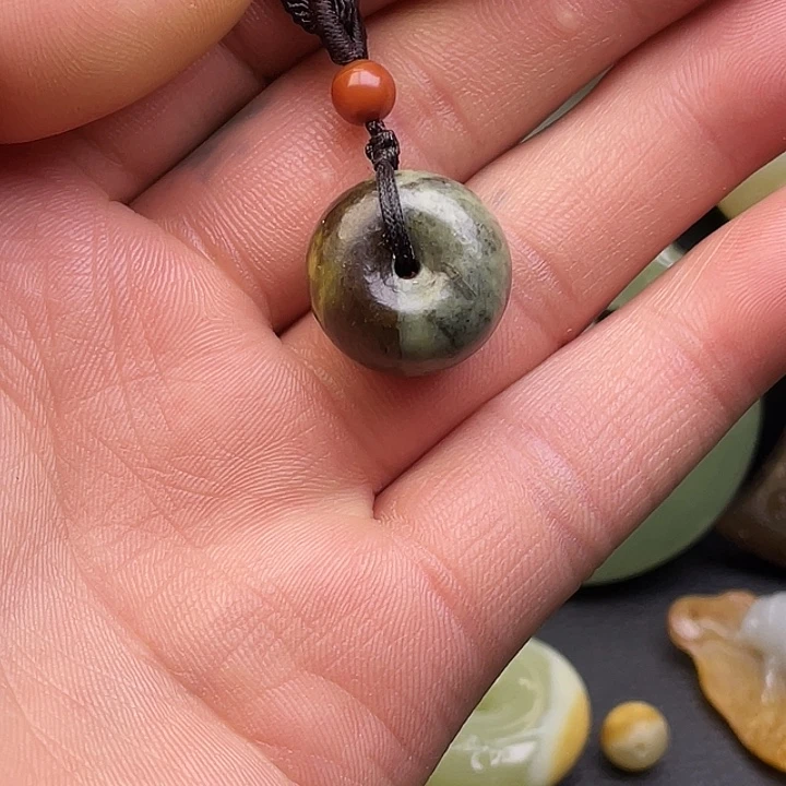 岫岩河磨玉（透闪石质玉）未镶嵌颈饰