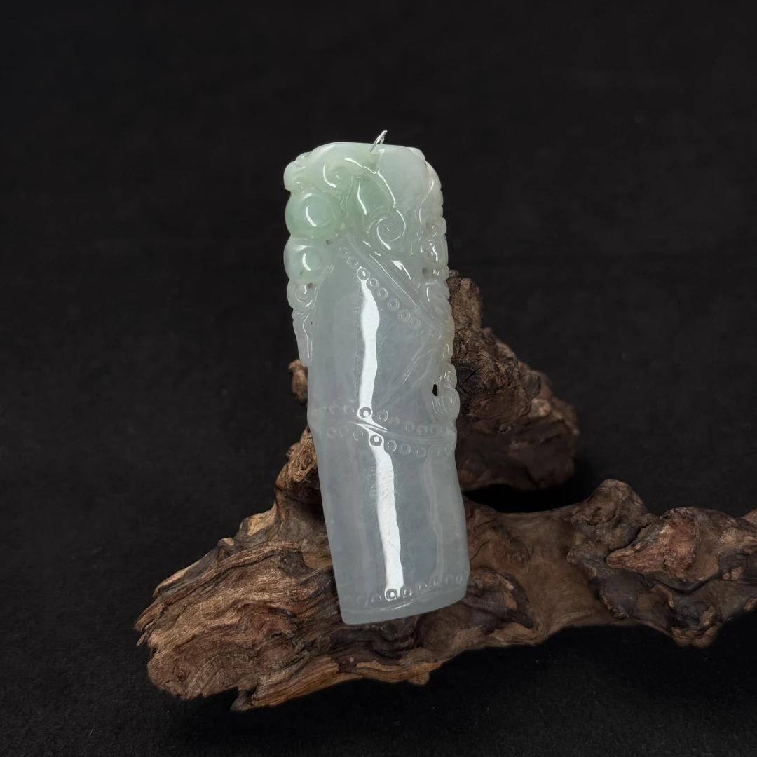 【诚翠拍品第九十九期午】翡翠18吊坠HQT7027