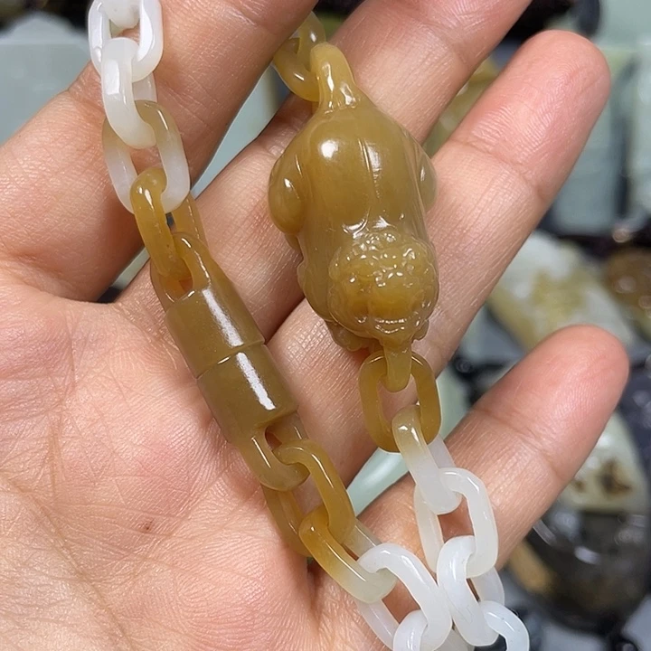 和田玉未镶嵌把件