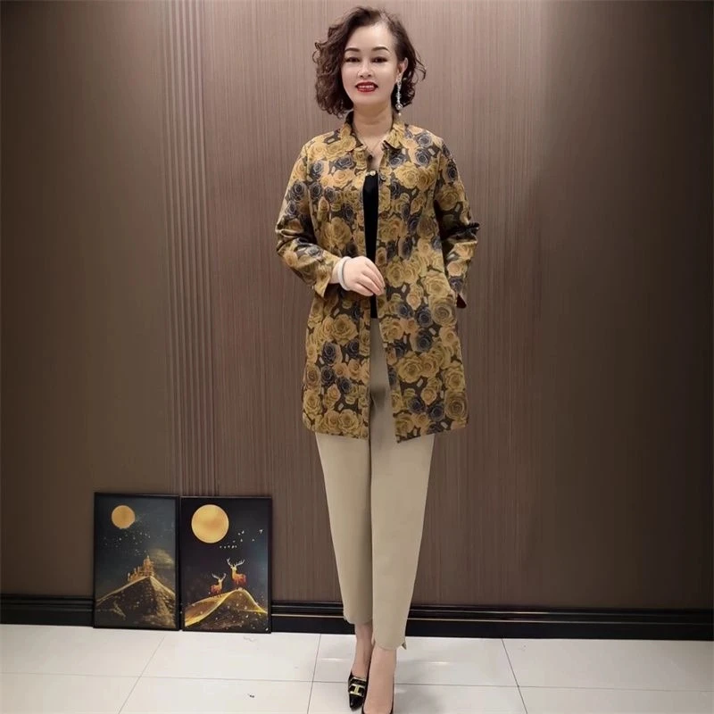 春秋宽松休闲空气棉弹力显瘦中年妈妈装时尚中长衬衣大码风衣外套