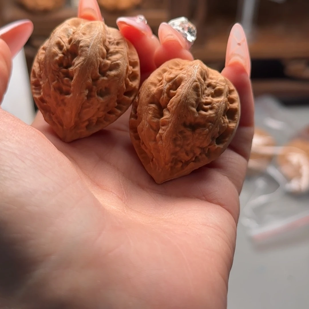 文玩核桃把件楸百核16花皮