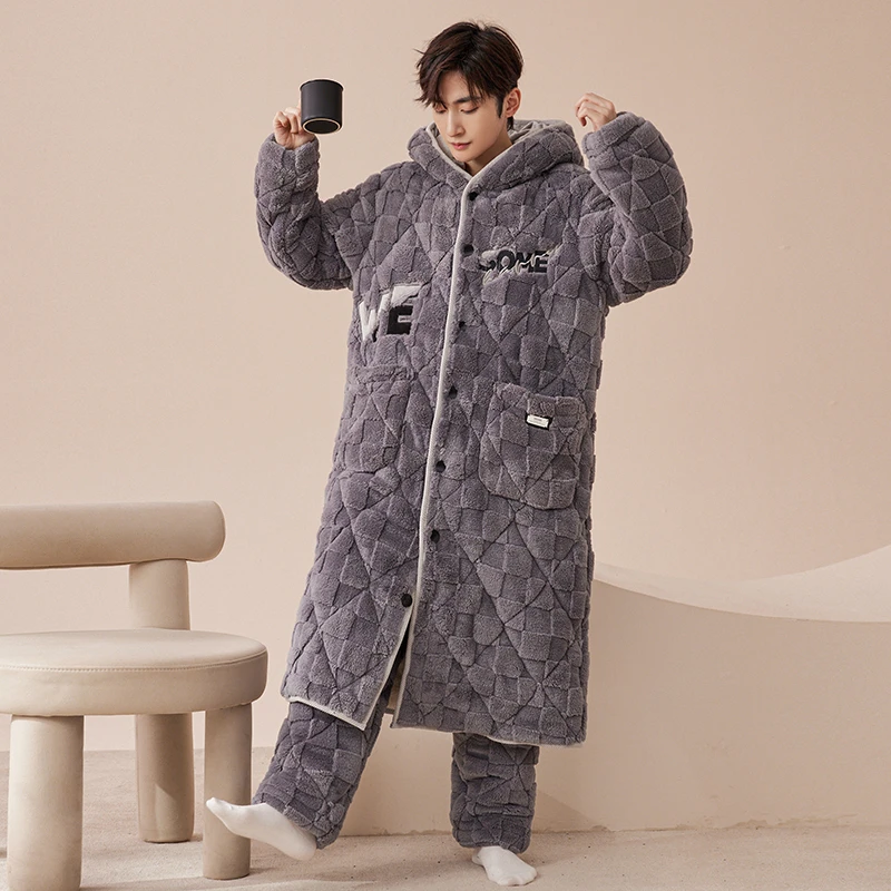 2025新款冬季男款三层夹棉刺绣睡袍加绒加厚连帽保暖家居服套装