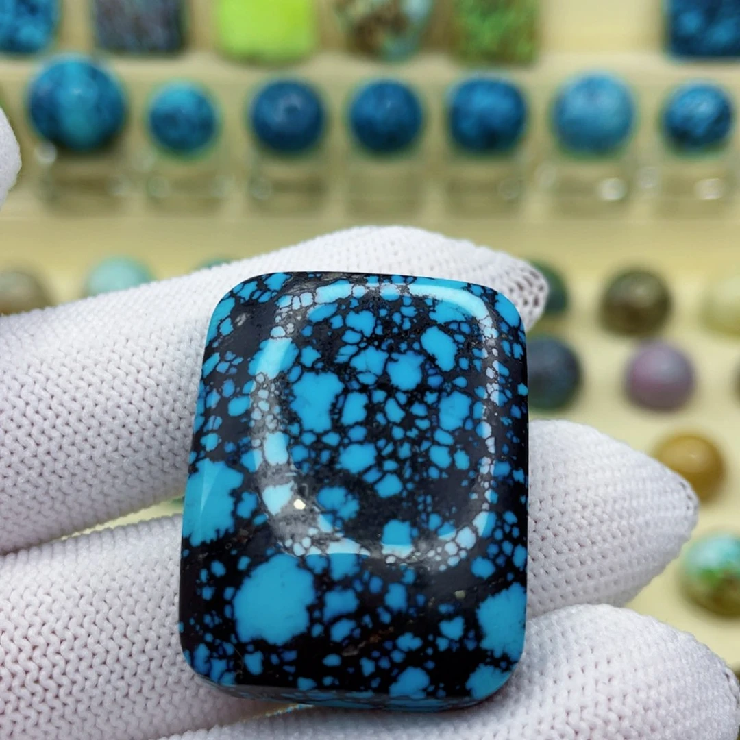 未镶嵌绿松石颈饰