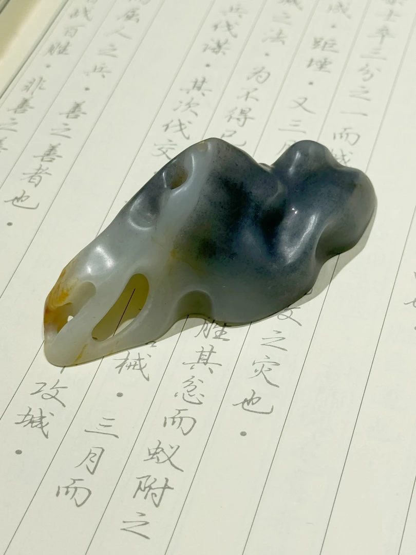 和田玉青花笔架山摆件