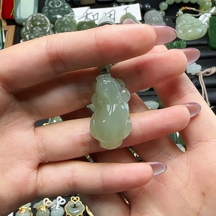 颈饰未镶嵌和田玉