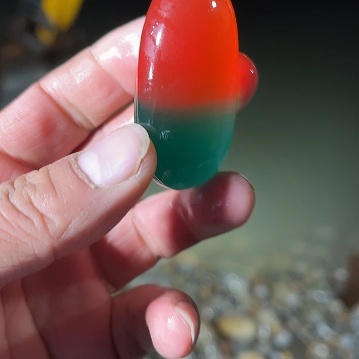 和田玉（糖玉）未镶嵌珠宝奇石