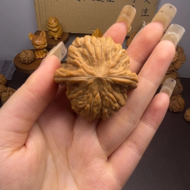 ****人吊坠桃核磨盘单只异型有瑕