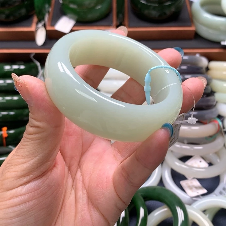 【闪购商品】未镶嵌手镯和田玉15