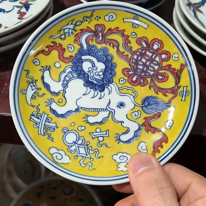 瓷片//////直径13.5厘米。绿西西。