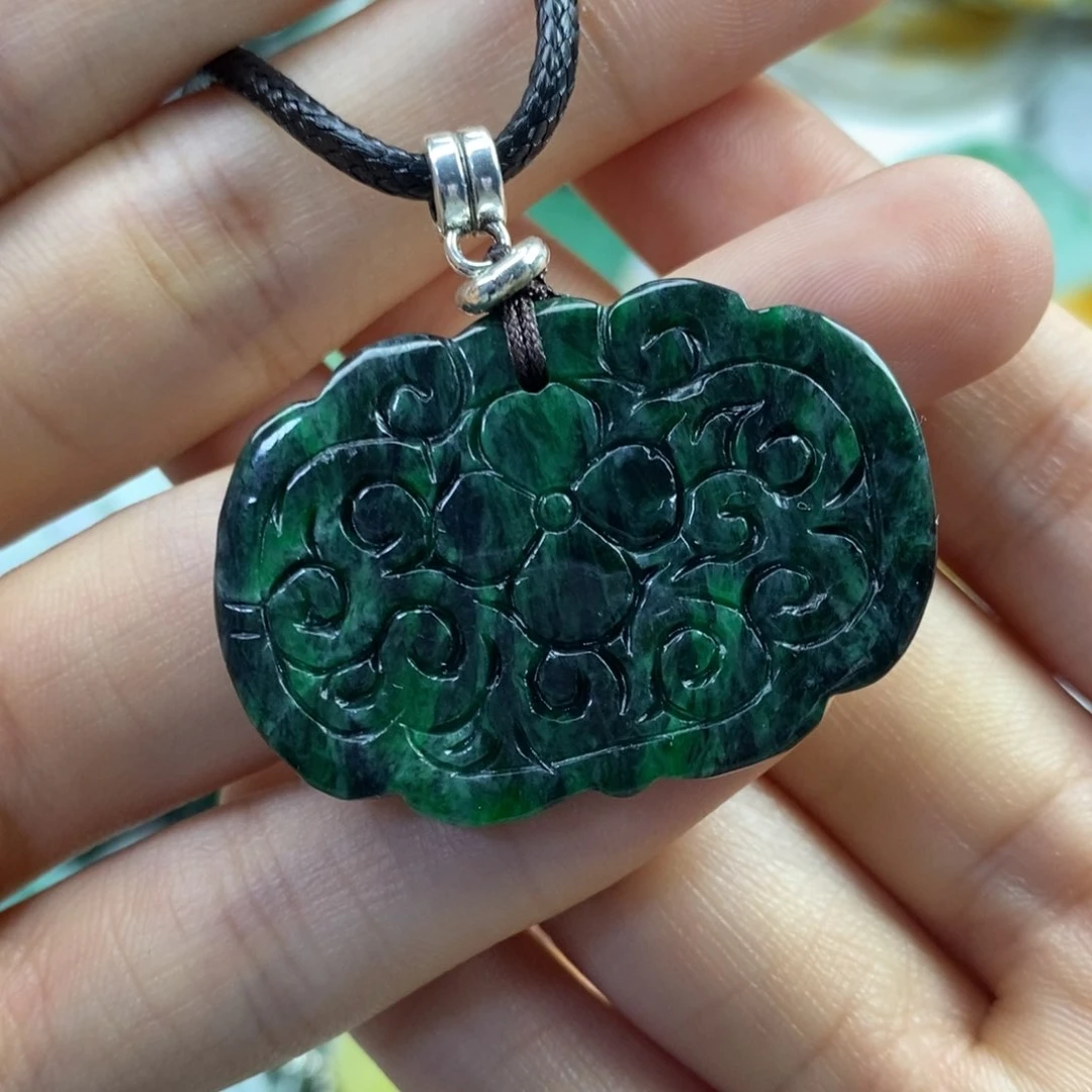 翡翠未镶嵌颈饰吊坠