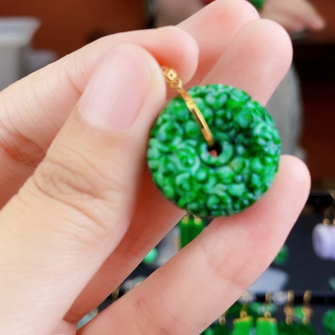 翡翠18K金镶嵌耳饰