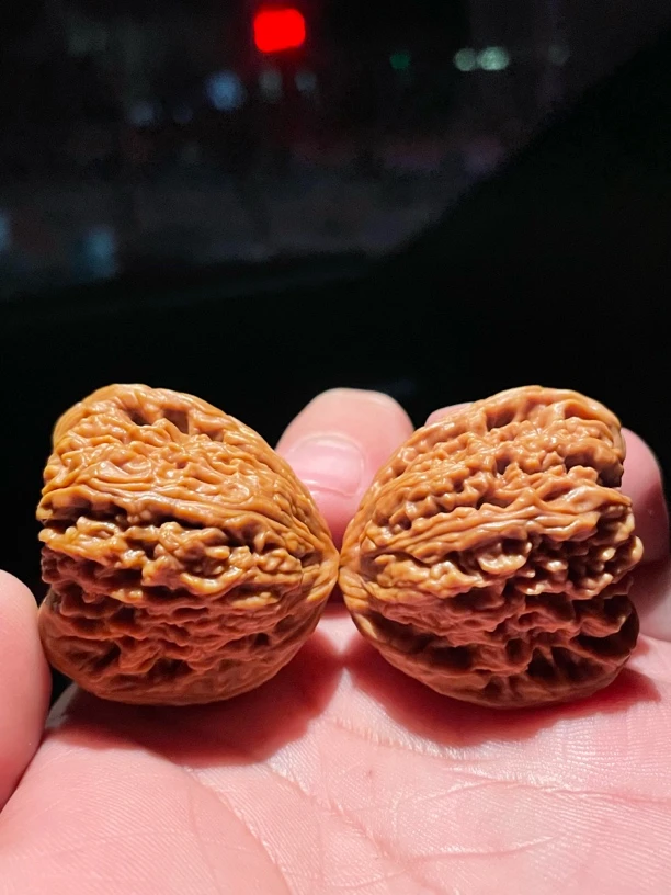 39全品精配对天使之翼天残脚南疆石文玩核桃