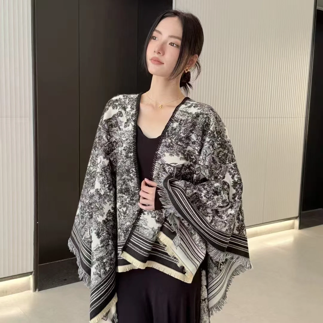 时尚双面秋冬保暖女士羊毛披肩斗篷围巾加厚围脖休闲风百搭