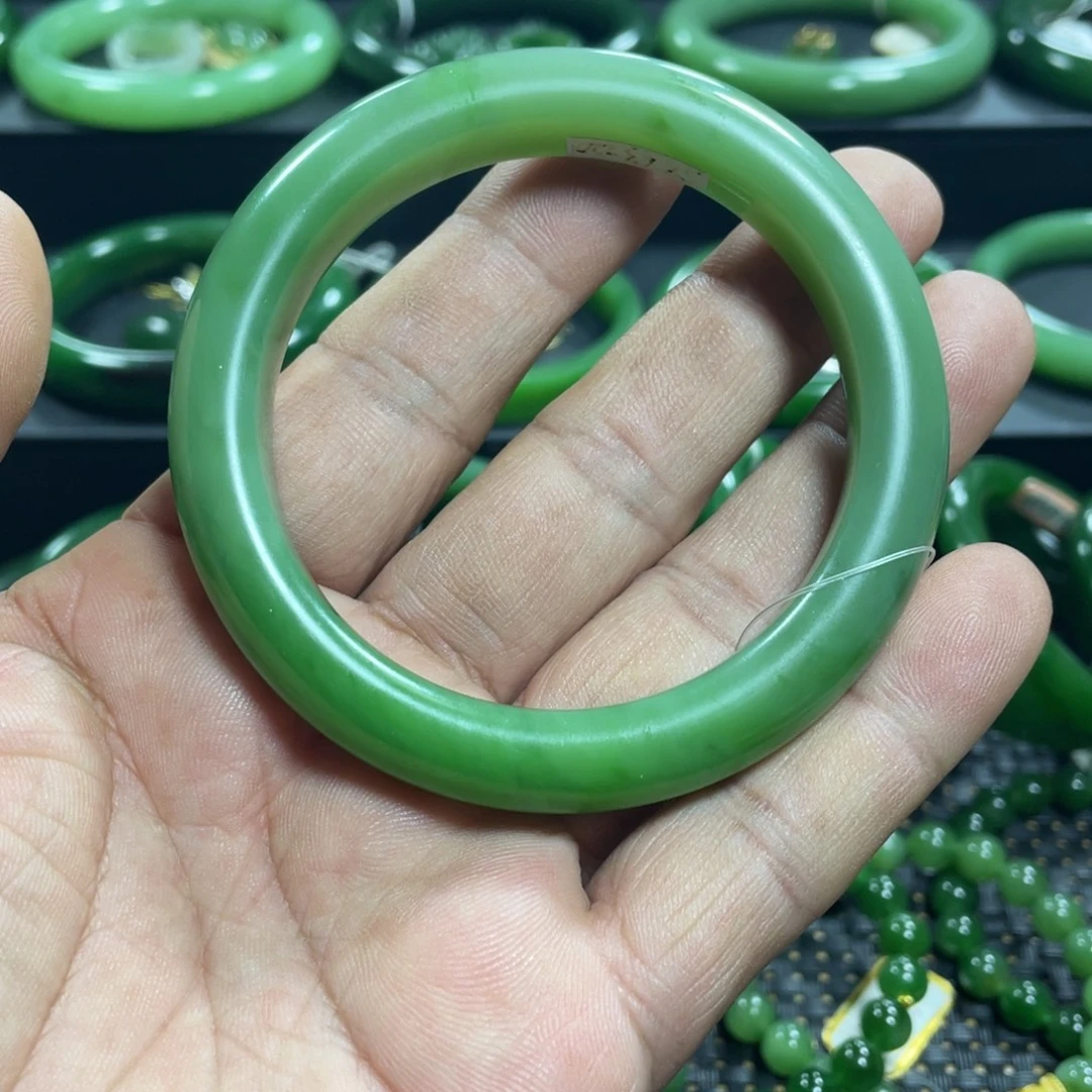 和田玉（碧玉）未镶嵌手镯