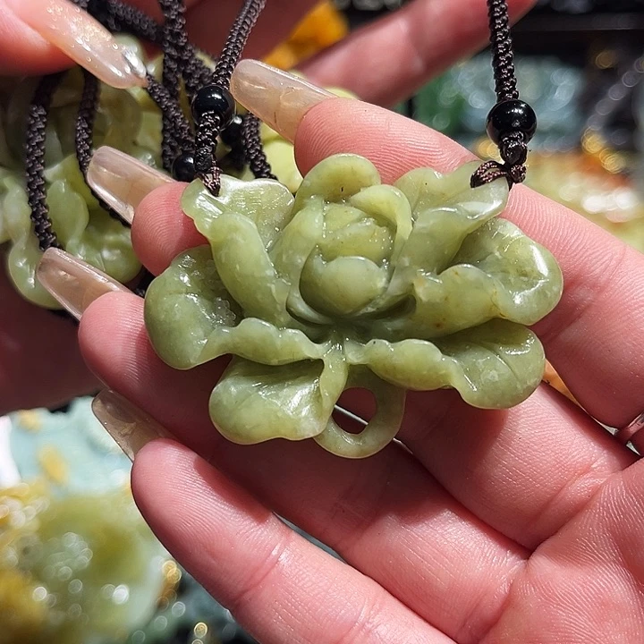 岫玉未镶嵌毛衣链
