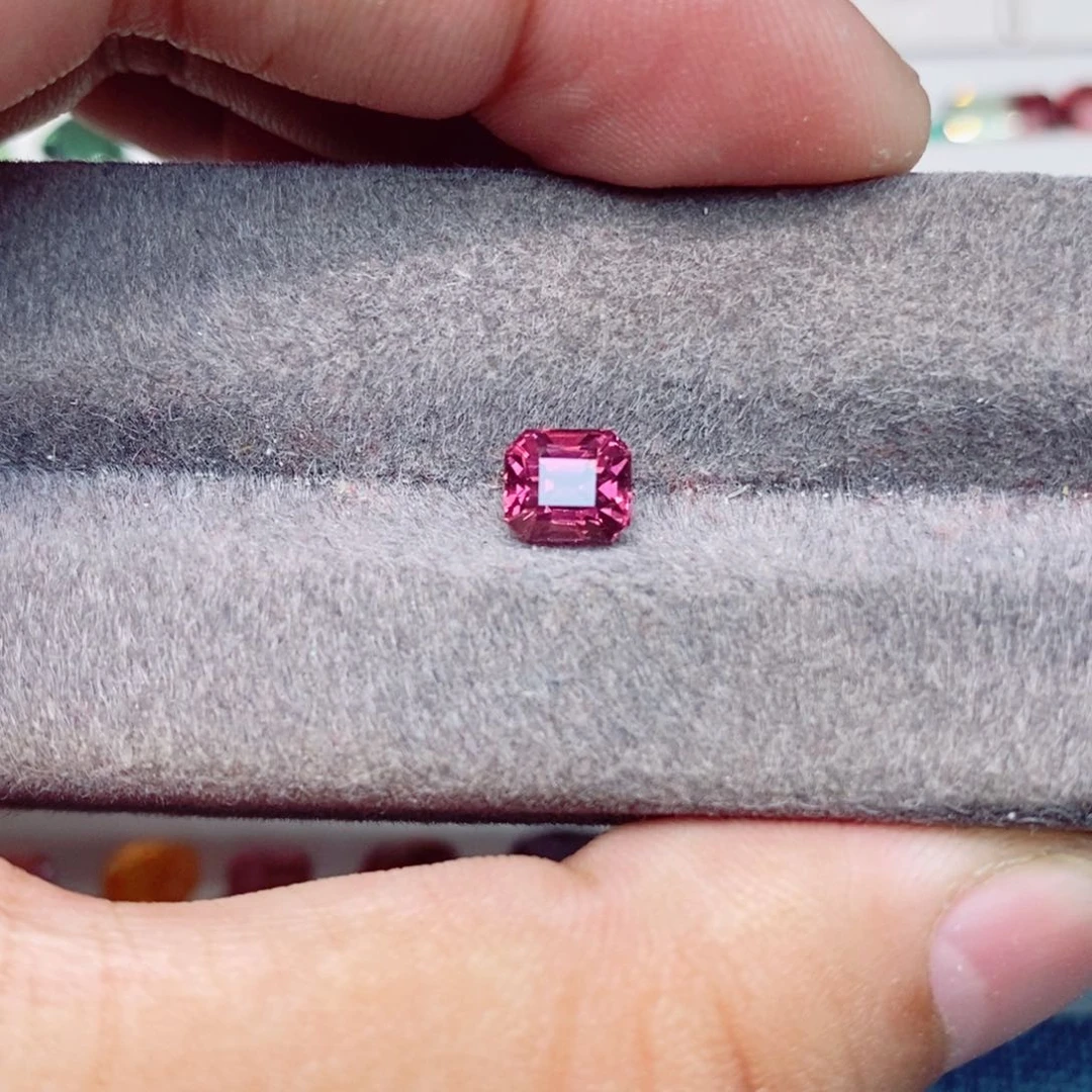 尖晶石裸石未镶嵌尖晶石1.45克拉