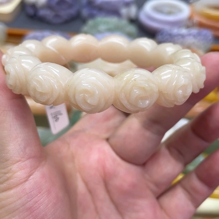 未镶嵌石英岩玉珠宝奇石爱****狗