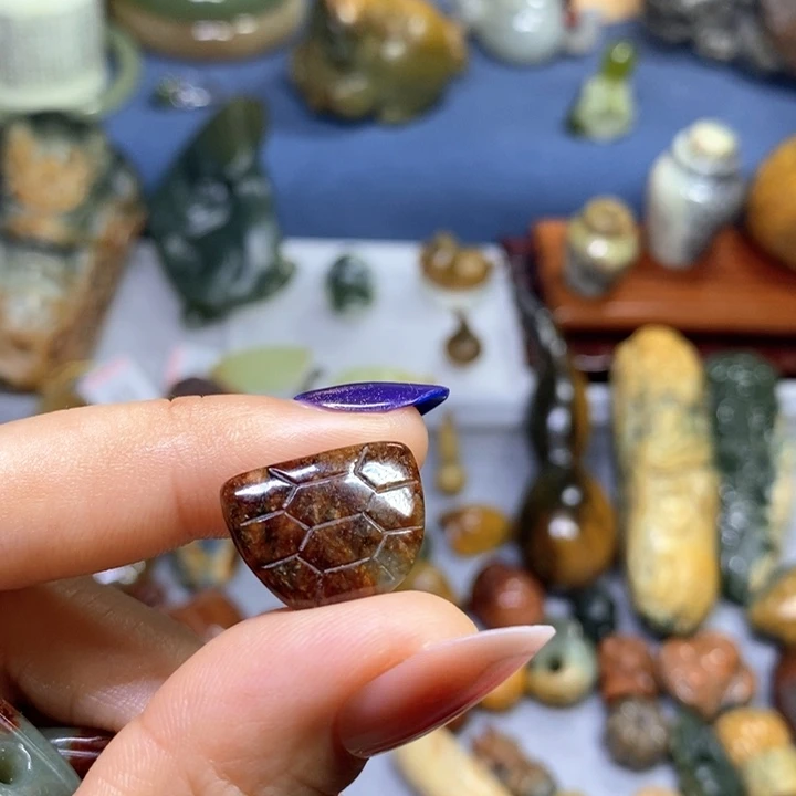 岫岩河磨玉（透闪石质玉）未镶嵌挂件用****4