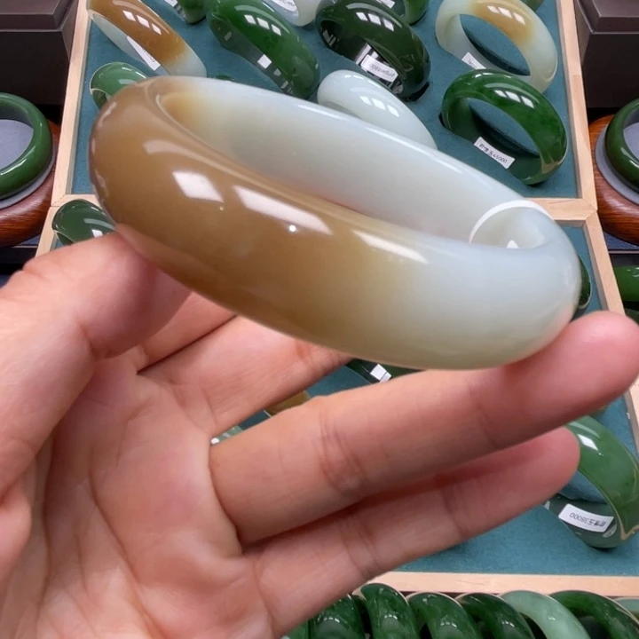 未镶嵌手镯和田玉