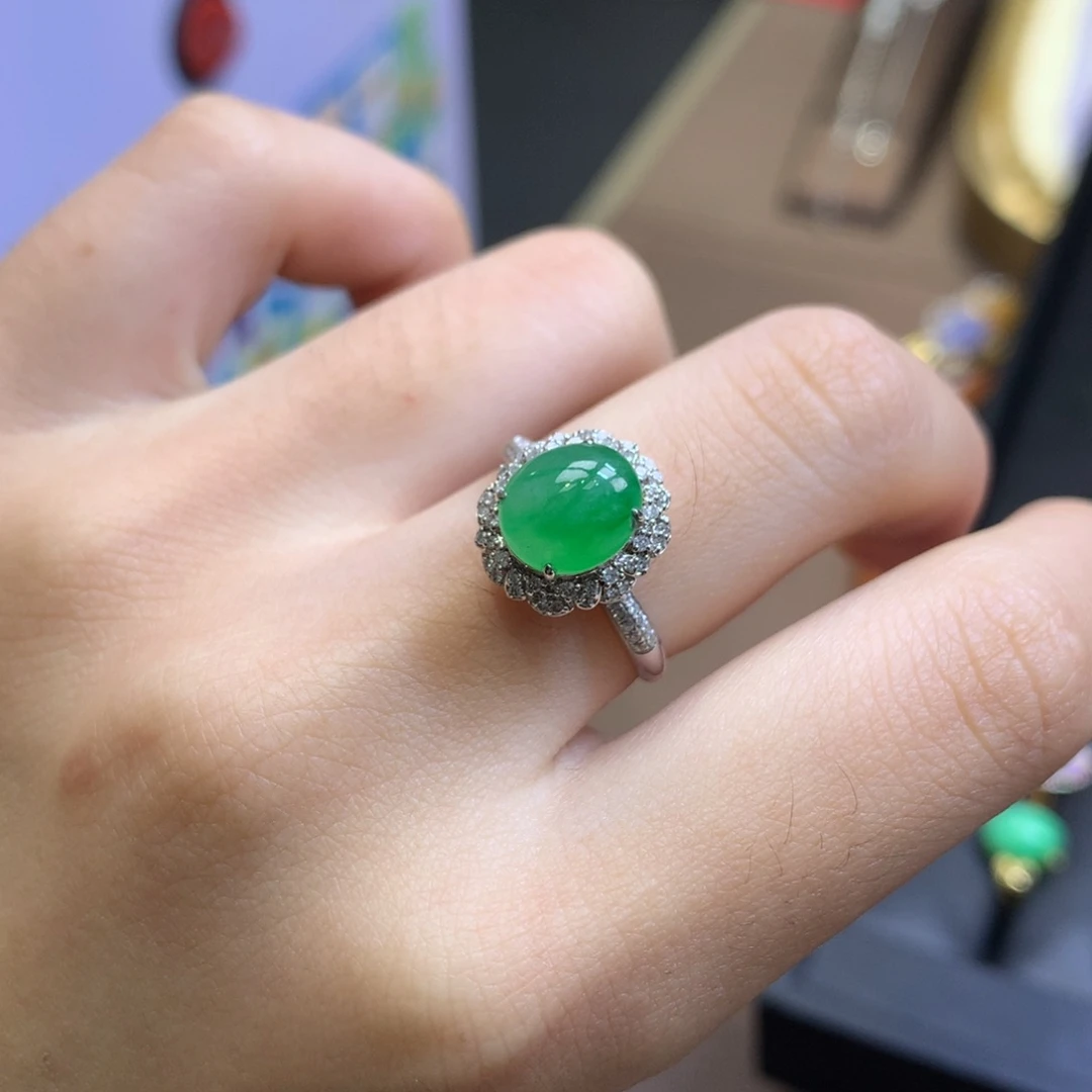 翡翠18K金镶嵌颈饰翡翠