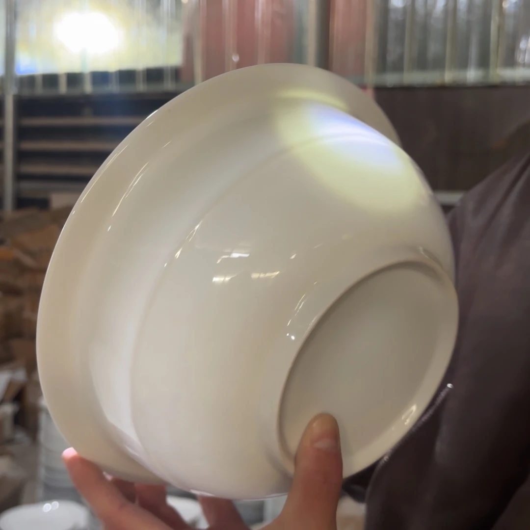 9英寸高白泥汤煲带盖1只微瑕