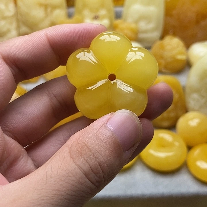 琥珀颈饰未镶嵌琥珀蜜蜡吊坠
