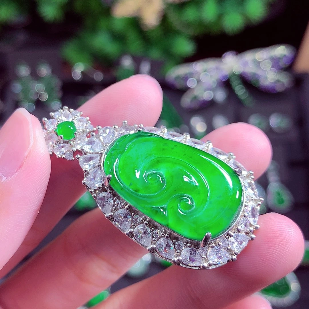 颈饰未镶嵌翡翠天然