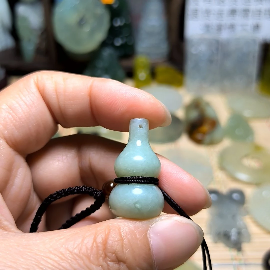 岫玉未镶嵌吊坠(不含链)?****?