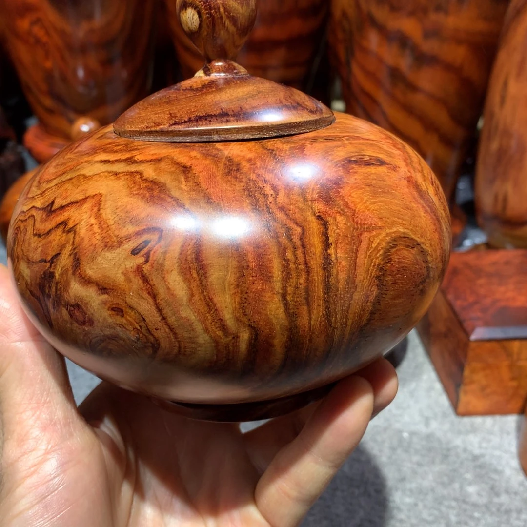 卢***丰木越南黄花梨茶叶罐一个