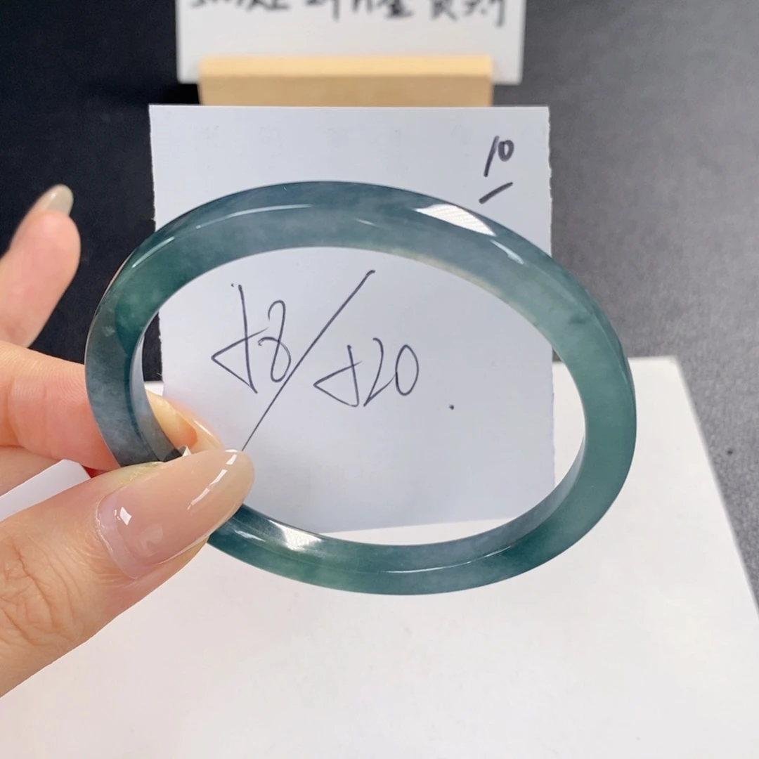 翡翠手镯未镶嵌天然翡翠