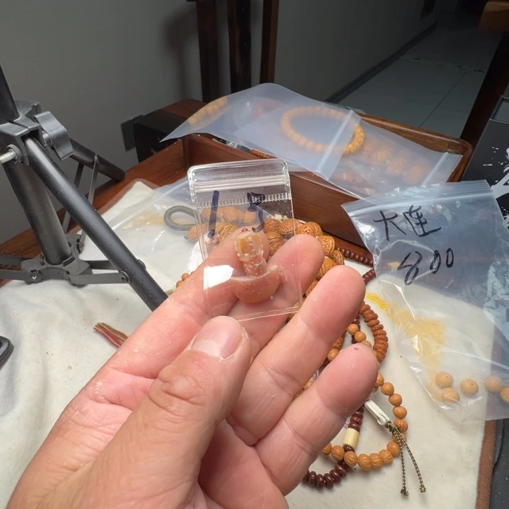 小***⁵涤纶单钢圈双层纱60CM以上手工雕刻