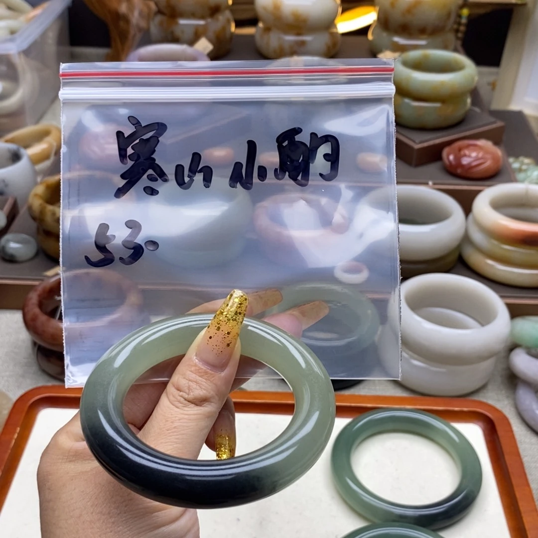 寒***酌石英质玉合金手镯