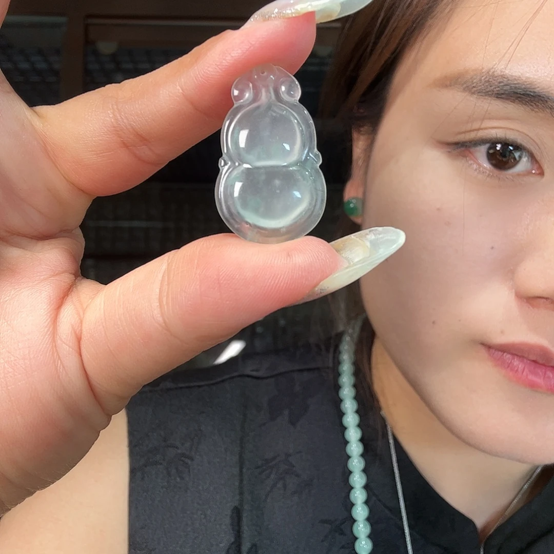 石英质玉（非洲翠）未镶嵌颈饰