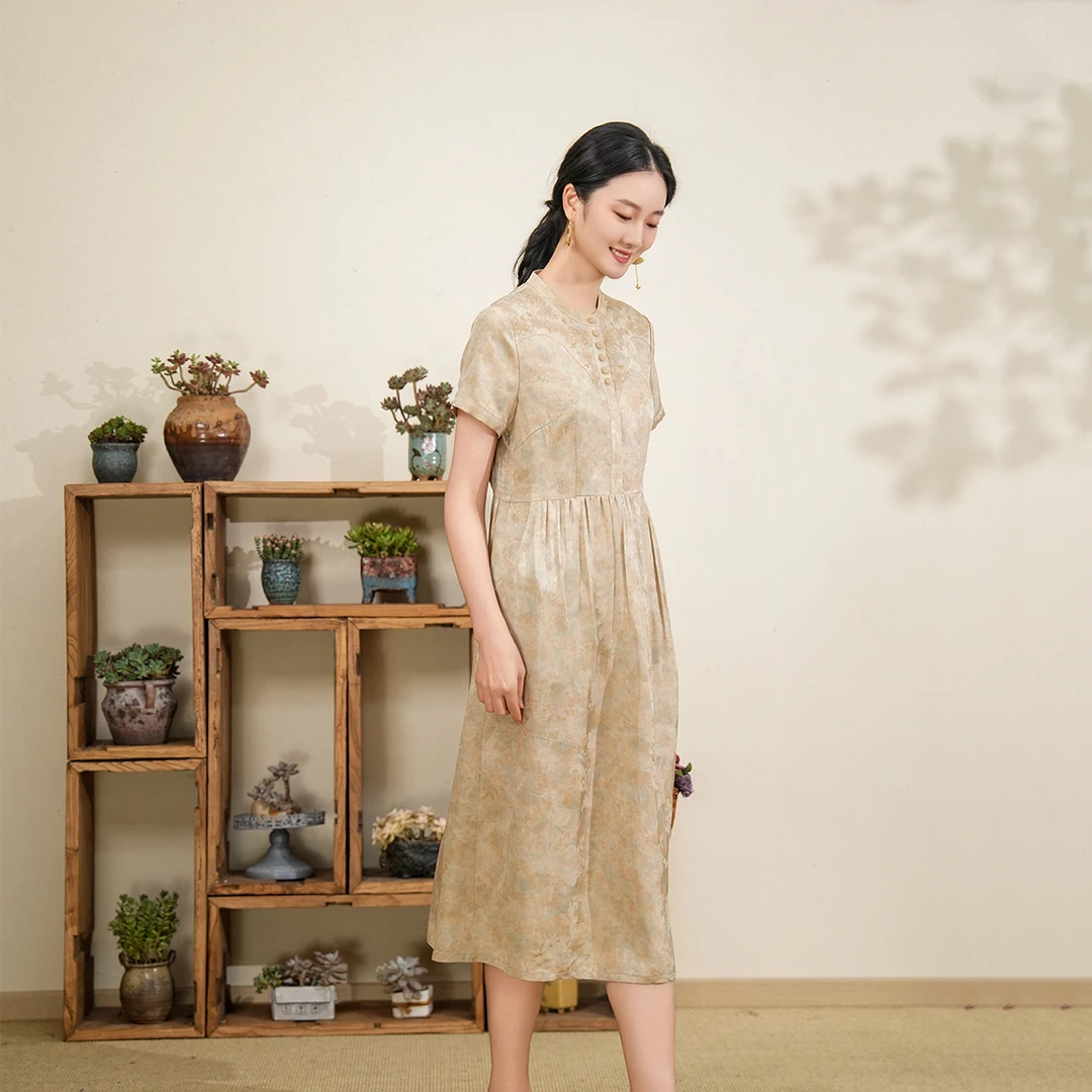 布符2025年夏季新品复古小领花草刺绣修身显瘦连衣裙女装MXDLY39