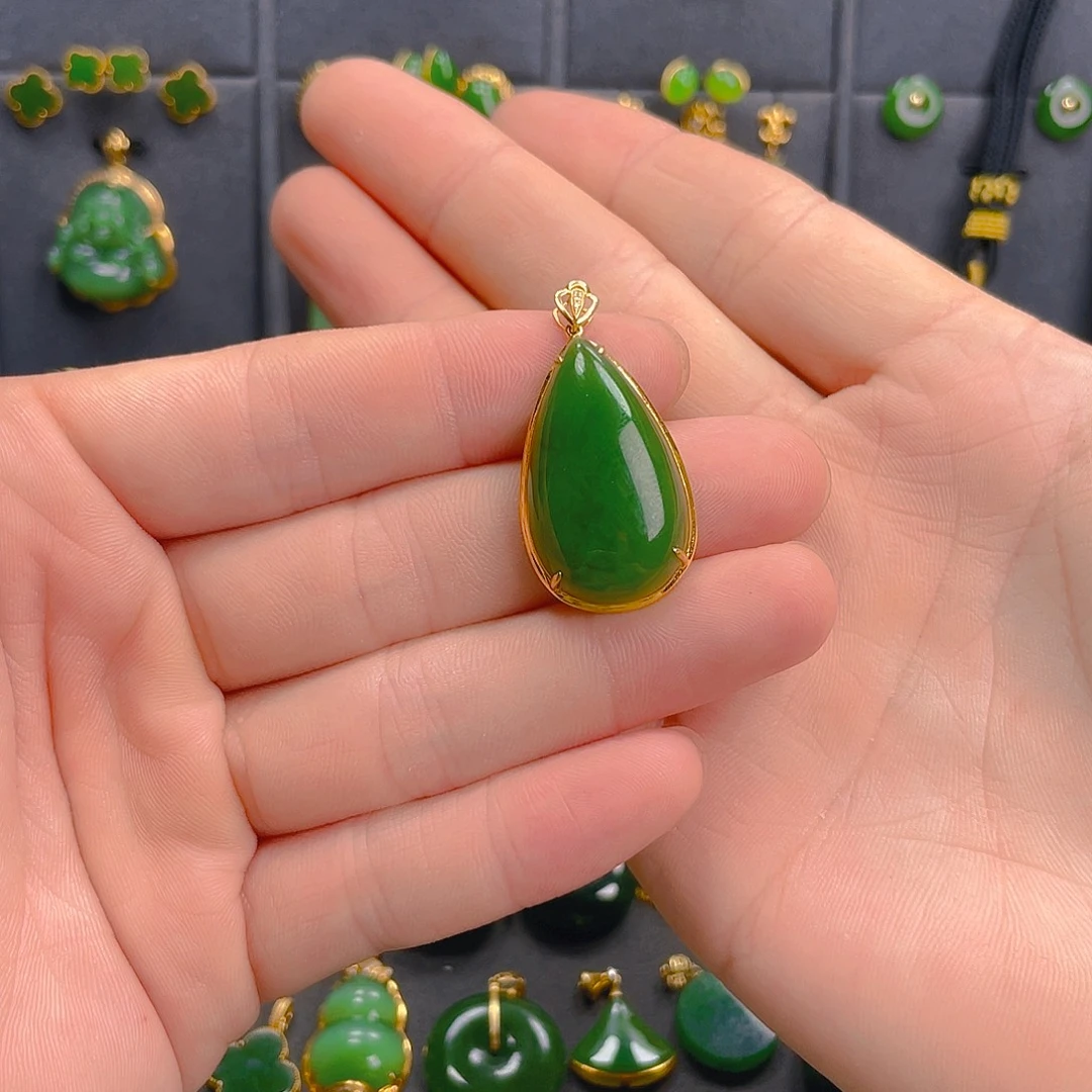 吊坠(不含链)18K金镶嵌和田玉（碧玉）
