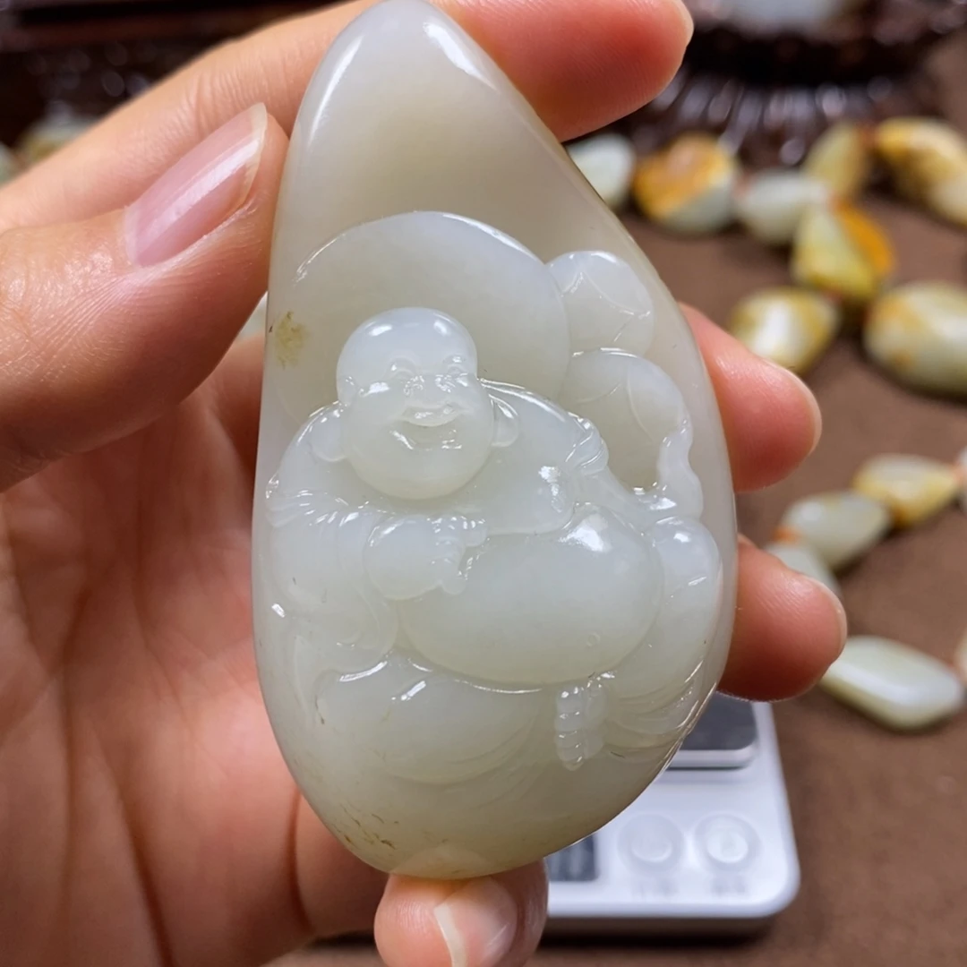 和田玉未镶嵌把件