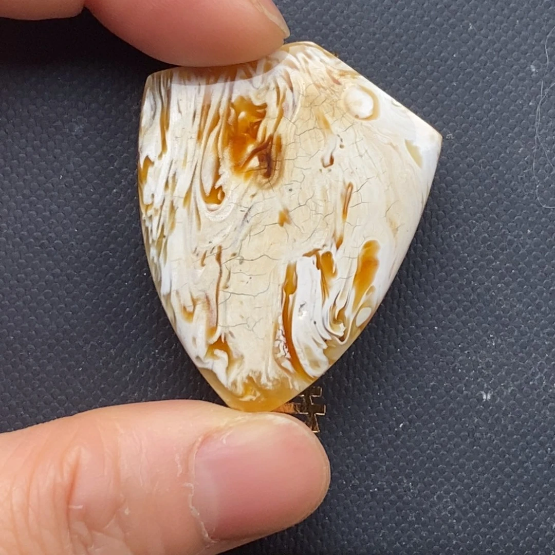 蜜蜡珠宝奇石未镶嵌