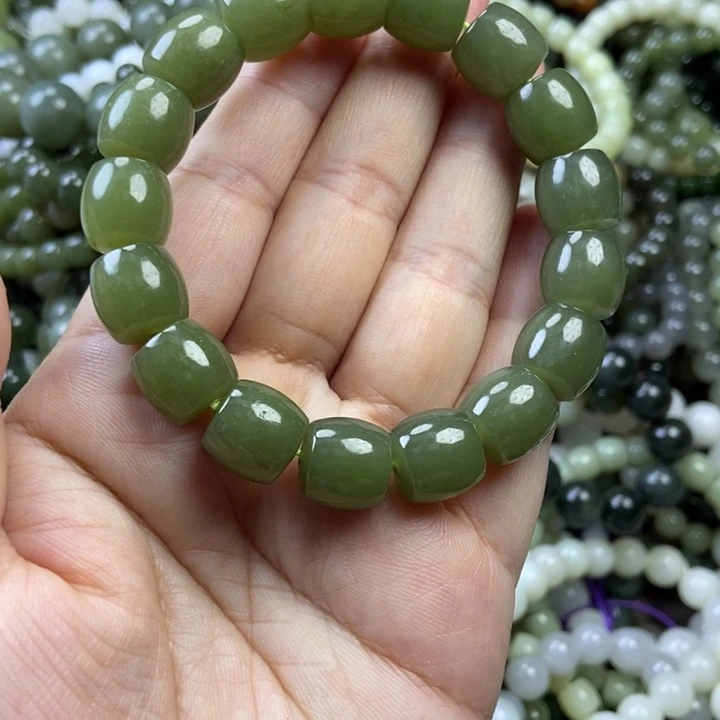 颈饰未镶嵌和田玉卡12