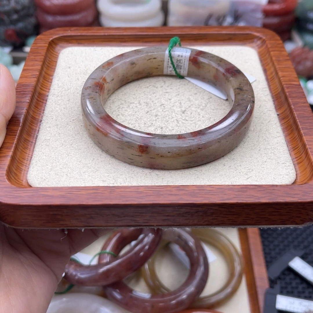 石英质玉未镶嵌手镯