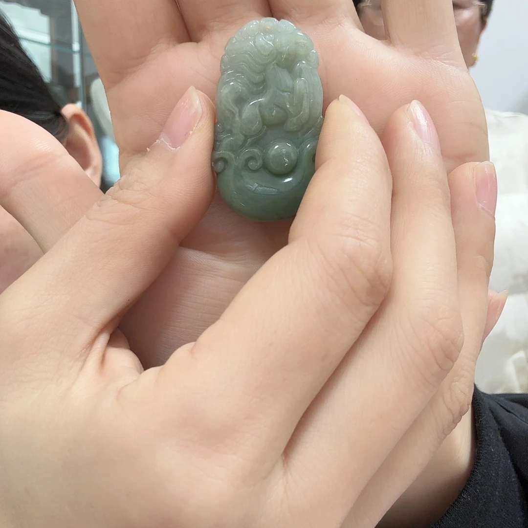 翡翠未镶嵌颈饰马