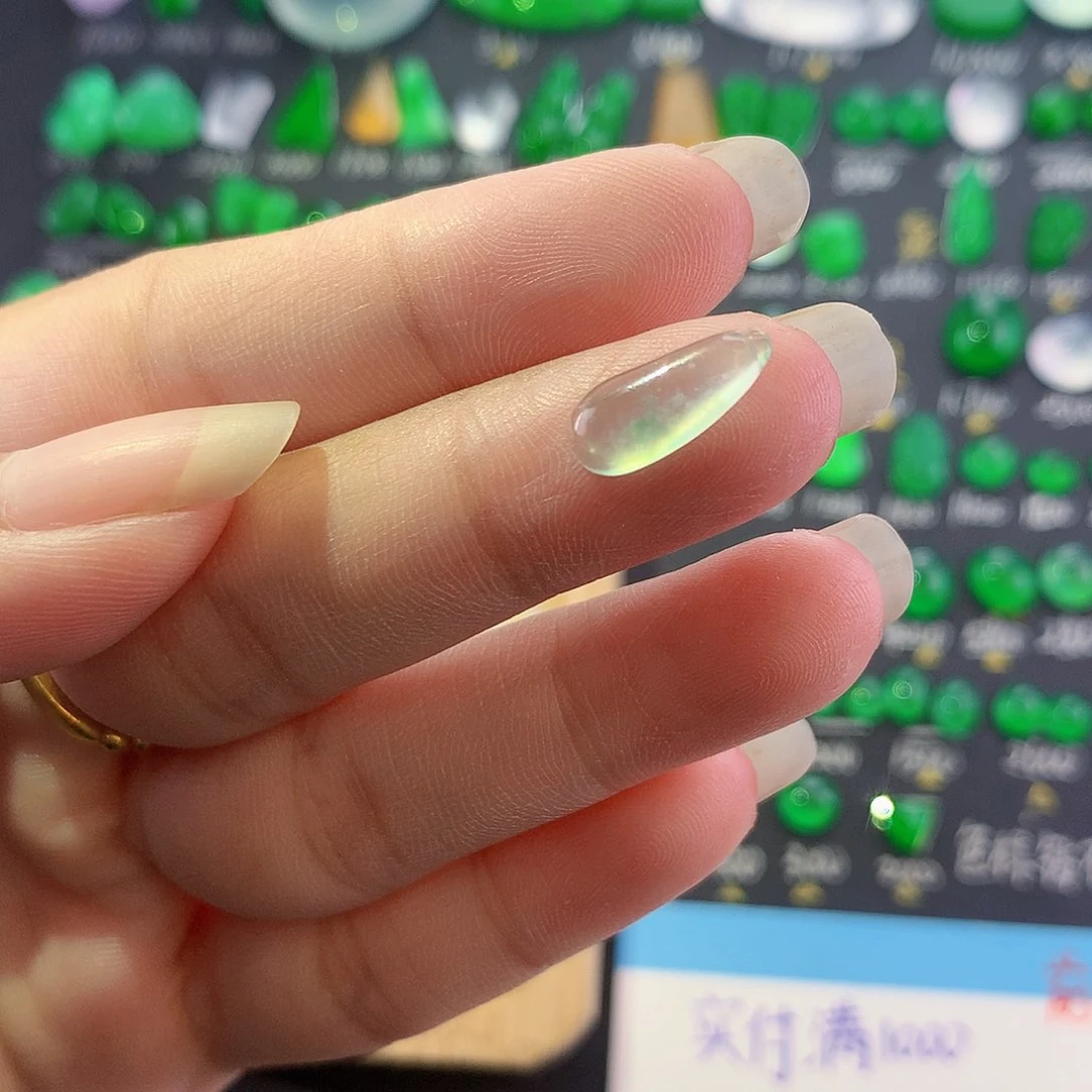 【闪购商品】翡翠未镶嵌颈饰冰飘花福瓜