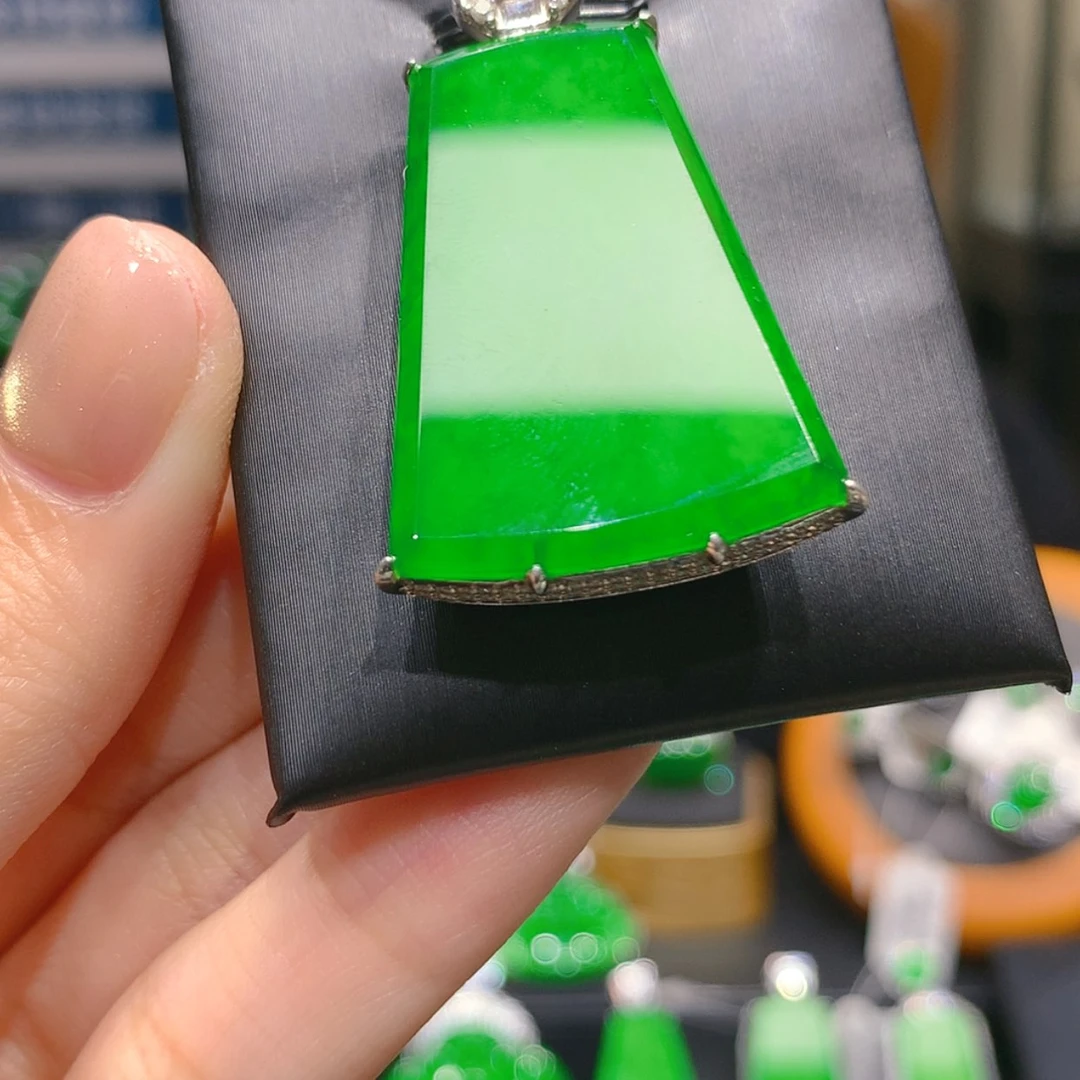 【闪购商品】颈饰银S925镶嵌翡翠4柒姐