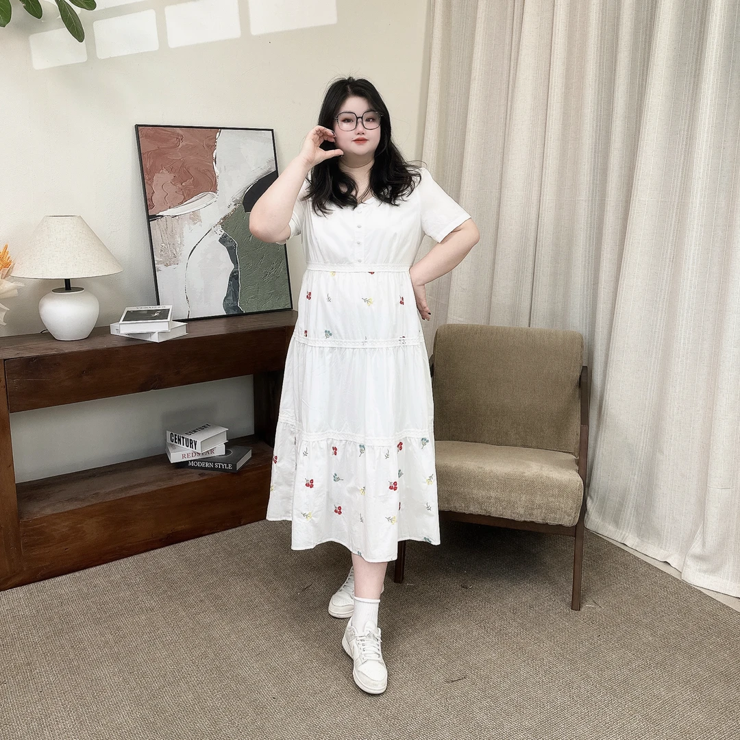 胖mm法式短袖夏季长裙刺绣方领裹胸大码碎花显瘦收腰连衣裙