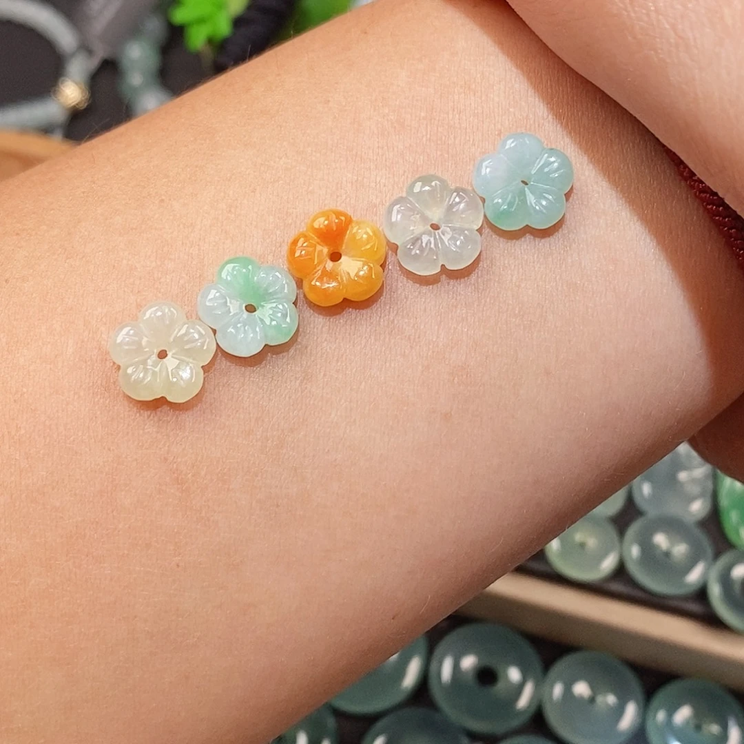 颈饰未镶嵌翡翠有钱花