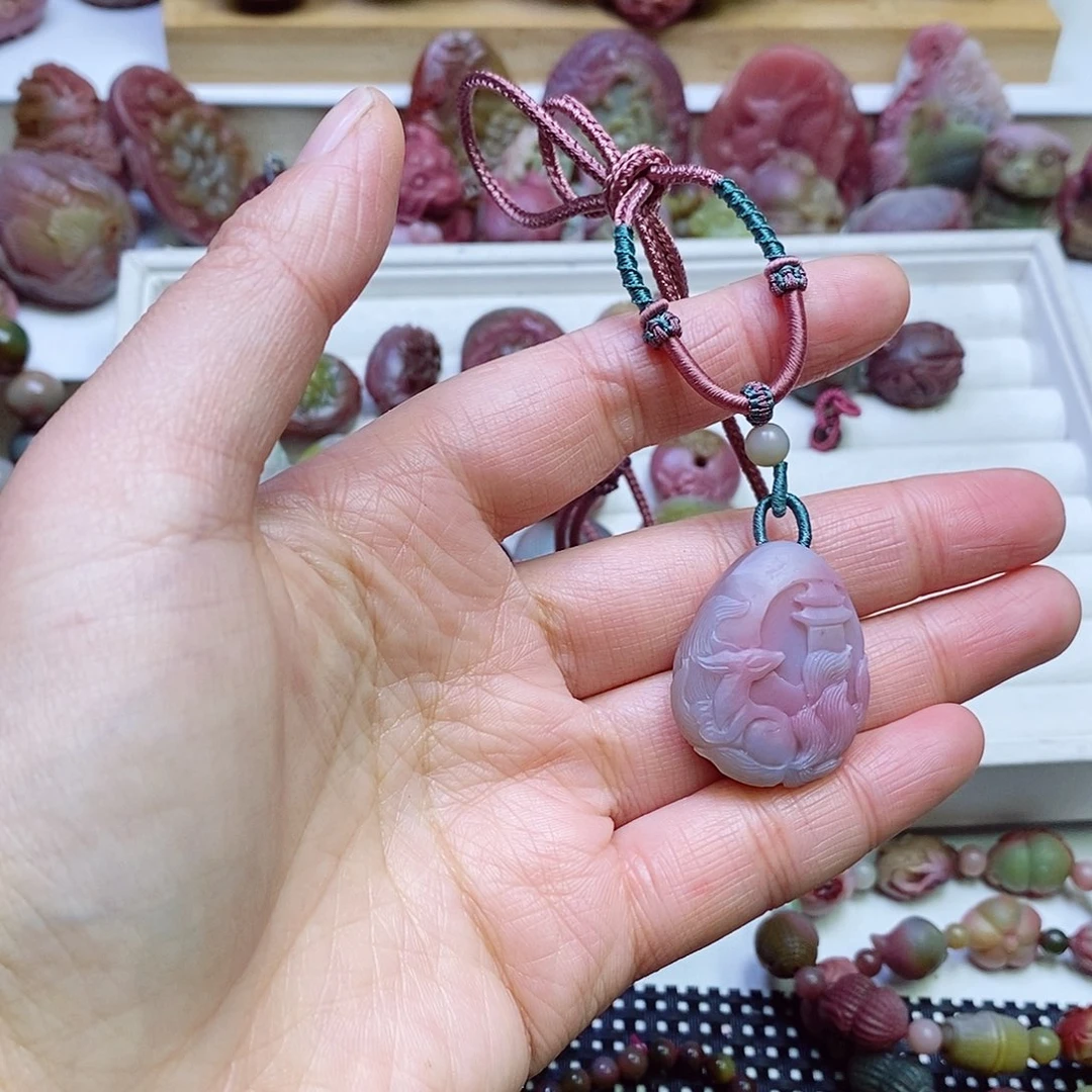 玛瑙/玉髓盐源玛瑙吊坠未镶嵌