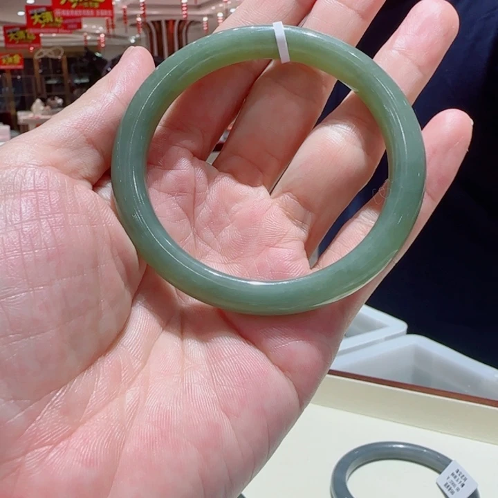 未镶嵌手镯和田玉802