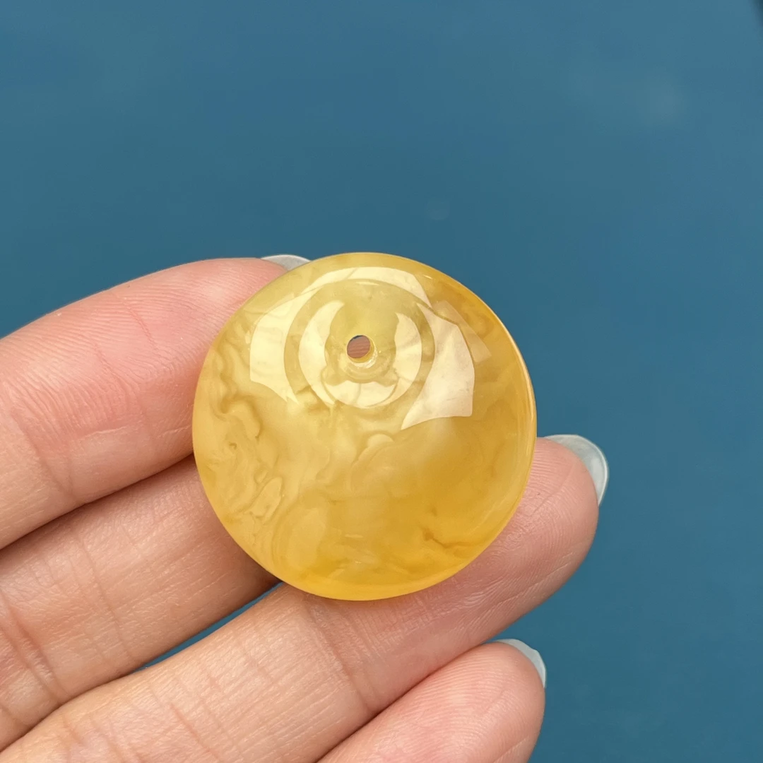 Y3302天然原矿蜜蜡鸡油黄公主扣25x11mm抖音基地质检发货