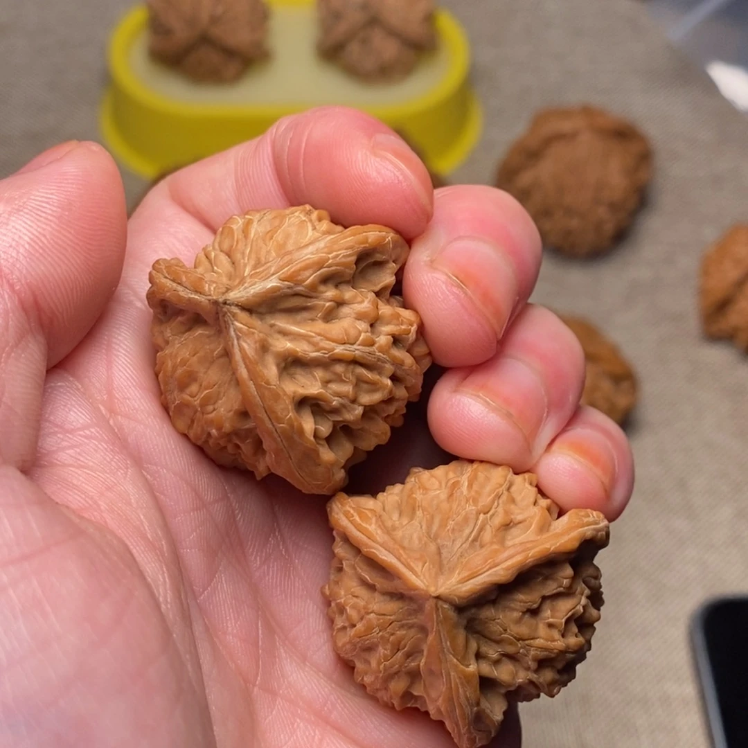 黑***砸文玩核桃吊坠盘山三棱31微修打底