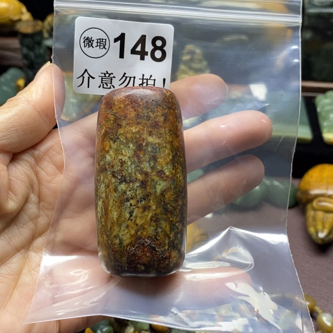 未镶嵌岫岩河磨玉（透闪石质玉）把件