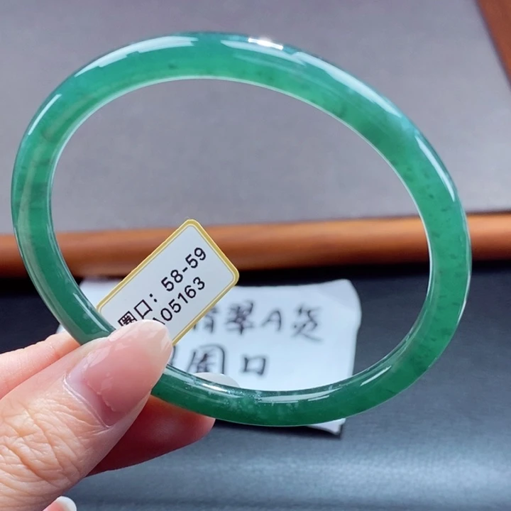翡翠未镶嵌手镯翡翠手镯91